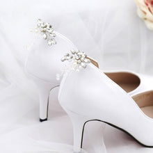 Load image into Gallery viewer, Daffodil Shoe Clips